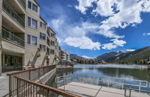 Lakeside Village House | Idyllic Lakeside 1485: Family-Friendly with Pool & Hot Tub