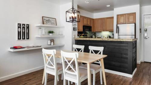 Lakeside Village House | Cozy Lakeside 1BR Steps from Keystone Ski Resort