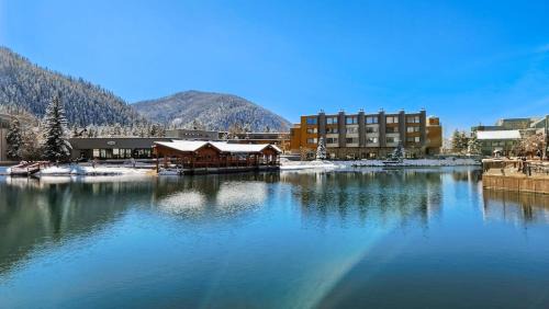 Lakeside Village House | Cozy Lakeside 1BR Steps from Keystone Ski Resort