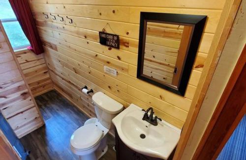 Ray House | Lakeside 2 Bedroom Glacier Cabin On Kab