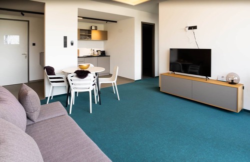 Zwenkau Apartment | Guest Rated: Lakeside Apartment 4 with Family-Friendly Amenities