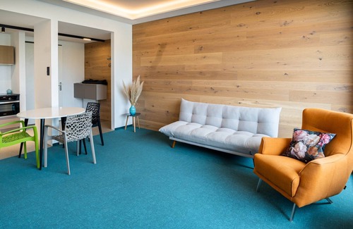 Zwenkau Apartment | Exquisite Lakeside Apartment 5: Top-Rated Family Retreat