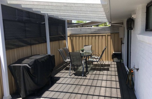 Mulwala Apartment | Idyllic Lakeside Apartment with Kitchen & Breakfast Included