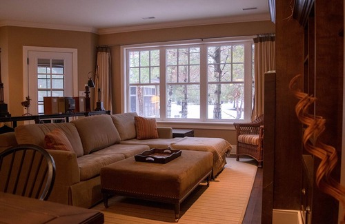 Seguin House | Experience Lakeside at Rocky Crest: Pet-Friendly Retreat