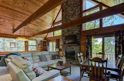 Golden House | Tranquil Lakeside Cabin with Loft & Ocean View, Rated 9.8