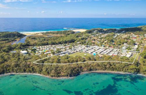 Cudmirrah Resort | Relaxing Lakeside Cabins with Ocean View & Pool Access