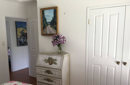 Woodford Cottage | Lakeside Cottage