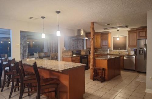 Willis House | Lakeside Cove Retreat on Lake Conroe - Private Waterfront