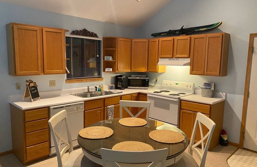 Gravois Mills House | Lakefront Escape: 2B/2B with Pool and Spa at Lake Ozarks
