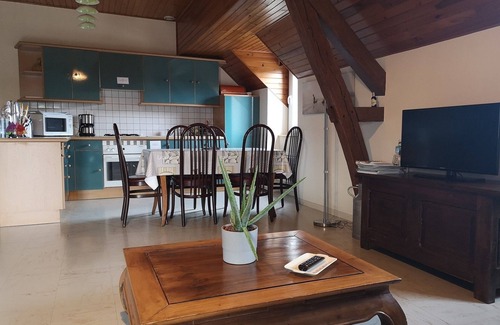 Saint-Plantaire Cottage | Discover Lakeside Eguzon-Chantome Cottage - Rated 9.8/10!