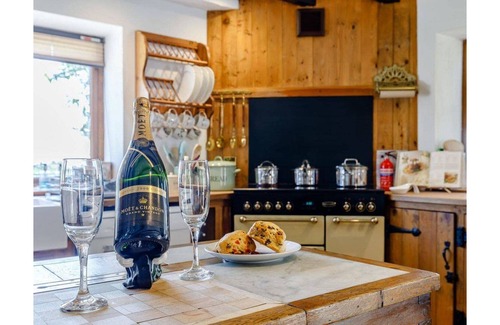 Endon Cottage | Tranquil Lakeside Escape with Pool and Spa Amenities