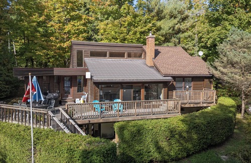 Torrance House | Lakeside Escape in Muskoka