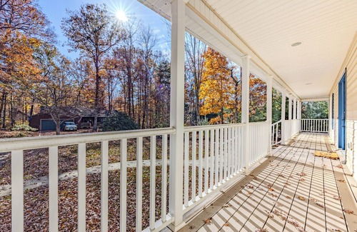 Locust Grove House | Lakeside Escape- it is a quiet and peaceful space, with beautiful views!