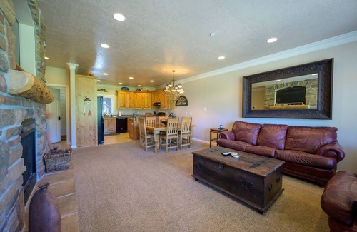 Ogden Condo | Relaxing Lakeside Escape with Resort-Style Amenities