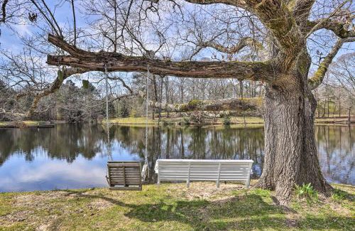 Waverly Hall House | Scenic Lakeside Escape: Fish, Hike & Relax by the Water