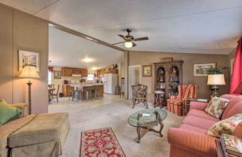 Waverly Hall House | Scenic Lakeside Escape: Fish, Hike & Relax by the Water