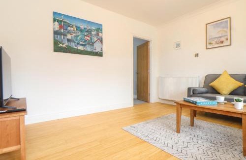 Maenporth Apartment | Relaxing Lakeside Retreat: 4-Star with Pet-Friendly Amenities