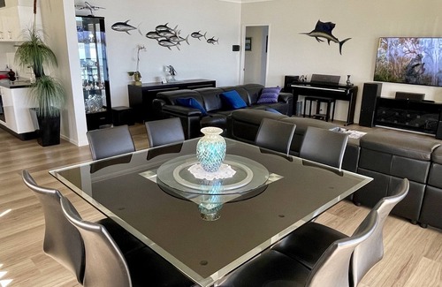 Balcolyn House | Scenic Lakeside Getaway with Incredible Waterfront Views