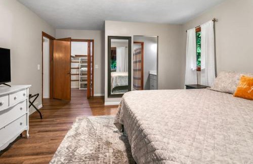 Gaylord House | Lakeside Getaway includes Hot Tub pet friendly