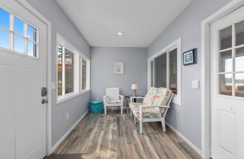 Newaygo Apartment | Idyllic Lakeside Cottage with Dock, Firepit & Bikes