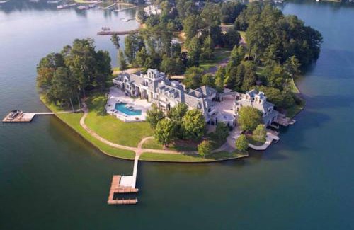 Alexander City Villa | Elegant Lakefront Villa with Pool and 4-Star Comfort