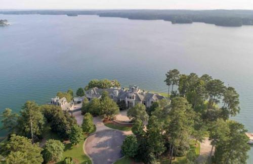 Alexander City Villa | Elegant Lakefront Villa with Pool and 4-Star Comfort