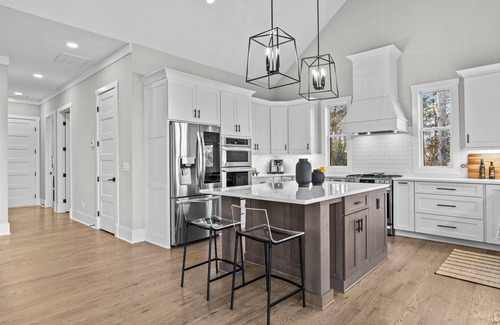 Reed Creek House | Elegant Lakeside Haven with Gourmet Kitchen & Pool Access