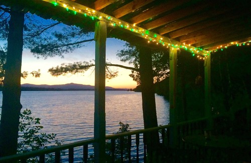 Bridport House | Romantic Lake Front Retreat with Pet-Friendly Amenities