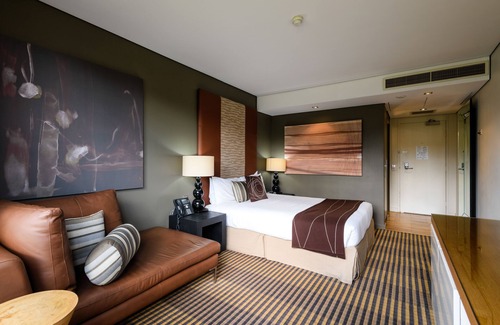 Macquarie Park Hotel | Elegant MGSM Executive Hotel with Pool & Conference Centre