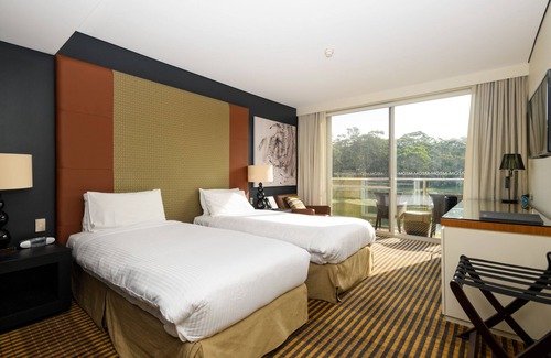 Macquarie Park Hotel | Elegant MGSM Executive Hotel with Pool & Conference Centre