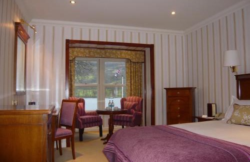 Lakeside Hotel | Relaxing Lakeside Hotel and Spa with Pool & Hot Tub