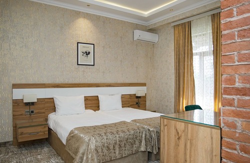 Gabala Hotel | Idyllic Lakeside Hotel & Spa with Pool and Hot Tub