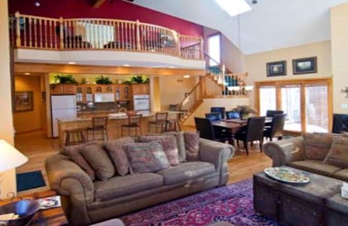 The Galena Territory House | Ideal Lakeside Retreat with Pool & Spa on Lake Galena