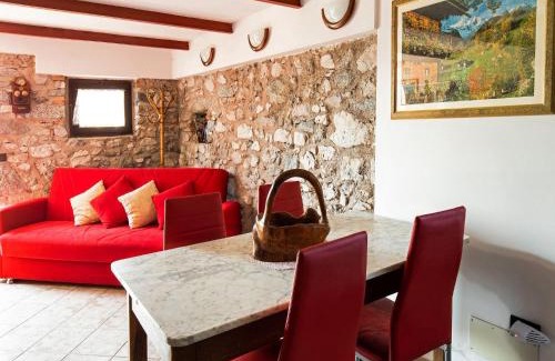 Idro Apartment | Pet-Friendly Retreat at Belvilla by OYO Fienile Regoli