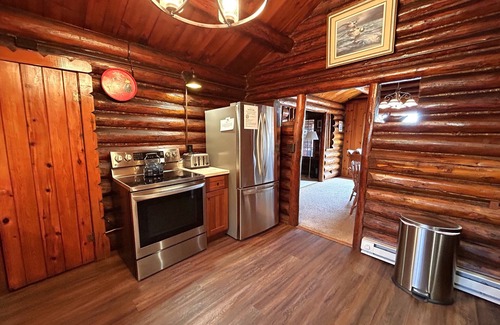 St Ignace House | Tranquil Lakeside Lodge on Beautiful Lake Huron