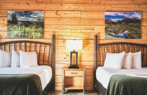 Pinedale Hotel | Discover Lakeside Lodge Resort & Marina: Top-Rated Getaway