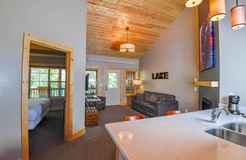 Pinedale Hotel | Discover Lakeside Lodge Resort & Marina: Top-Rated Getaway