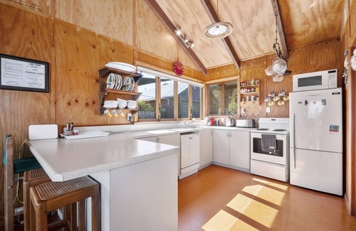 Tauranga Taupo House | Relax at Lakeside Lodge - Ideal Holiday Home in Tauranga Taupo
