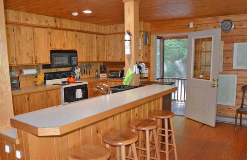 Sullivan Cabin | Explore Taylor Camp: Lakeside Log Cabin on Tunk Lake