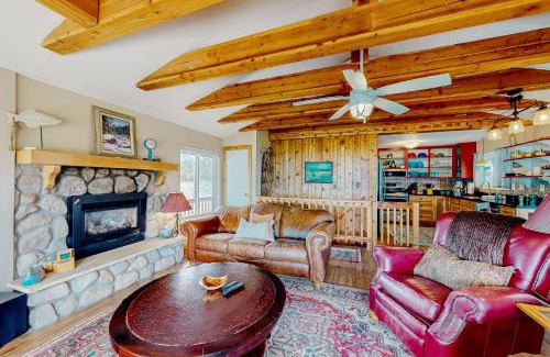 Pinetop-Lakeside House | Pet-Friendly Retreat at Lakeside with 10/10 Guest Rating