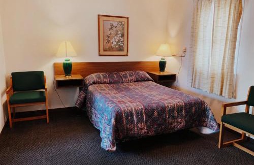 Moses Lake Hotel | Budget-Friendly Lakeside Motel with Family Amenities