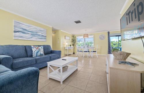 Tahitian Development House | Family-Friendly Retreat at Lakeside Paradise