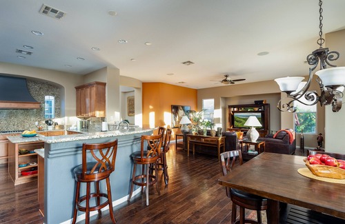 Balboa Way House | Relaxing Lakeside Retreat with Infinity Pool & Hot Tub