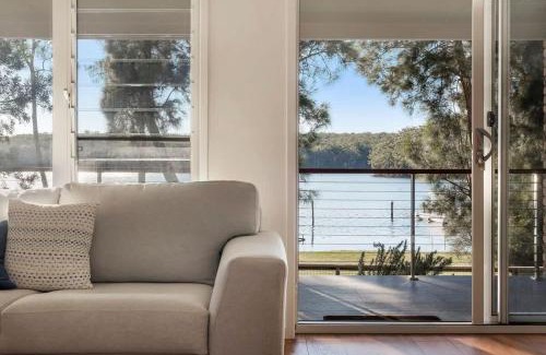 Kings Point House | Pet-Friendly Lakeside Retreat with Perfect 10/10 Reviews