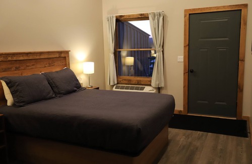 Town of Reading Hotel | Discover Lakeside Resort: Family-Friendly with Great Dining
