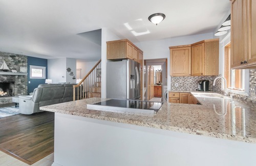 Lake Ripley House | Unforgettable Lakeside Retreat at Lake Ripley with Kayaks