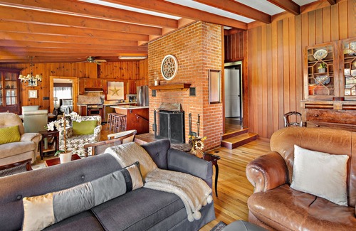 Lake Junaluska Cottage | Idyllic Lakeside Retreat at The Ginkgo Cottage with Pool