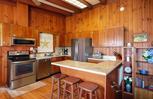 Lake Junaluska Cottage | Idyllic Lakeside Retreat at The Ginkgo Cottage with Pool