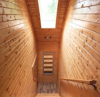 Smiths Corner House | Lakeside Retreat with Hot Tub