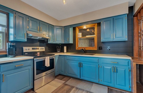 Willmar House | Idyllic Lakeside Retreat with Indoor Pool and Spa Amenities